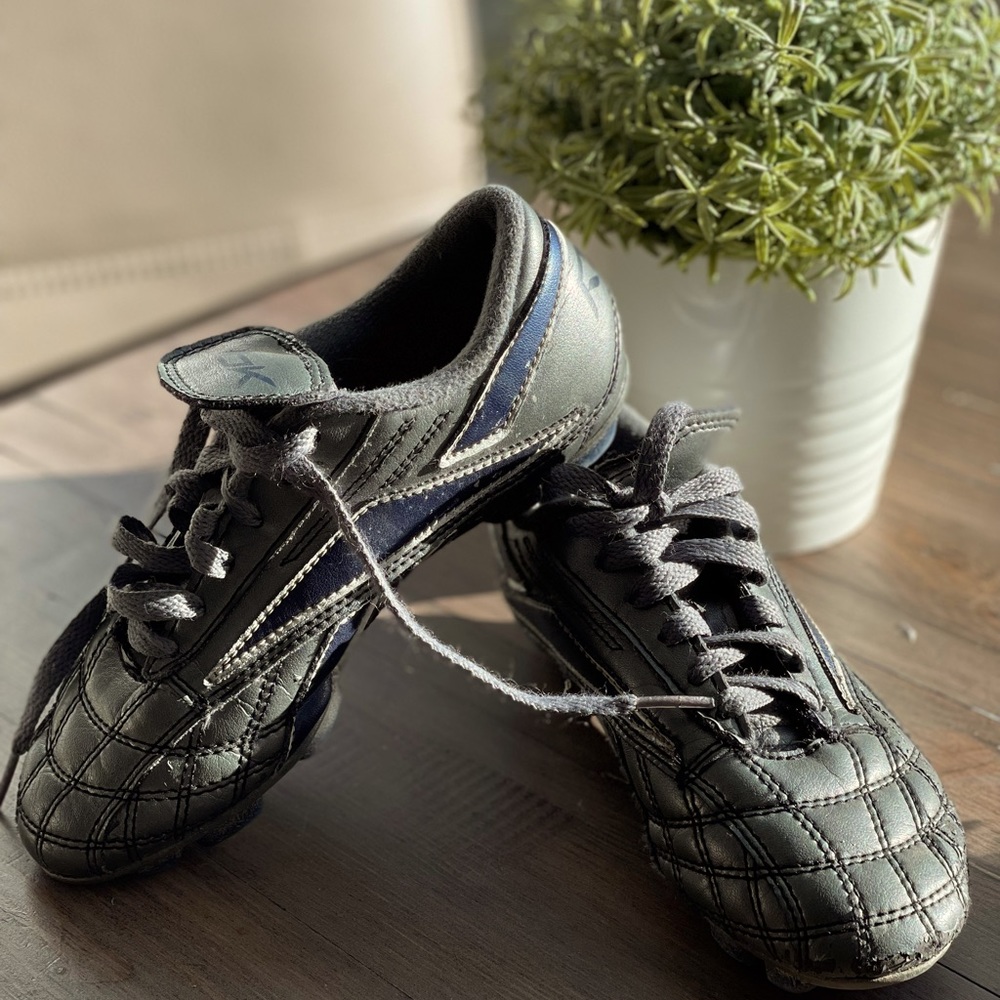 REEBOK - Kids Sport Shoes/Cleats - Size US 2